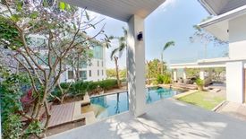5 Bedroom Villa for sale in Na Kluea, Chonburi