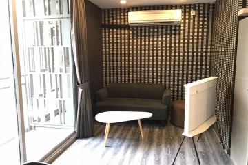 1 Bedroom Condo for rent in Via Botani, Khlong Tan Nuea, Bangkok near BTS Phrom Phong