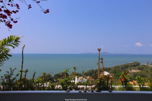 3 Bedroom Condo for sale in Chonburi