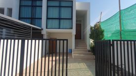 2 Bedroom Townhouse for sale in Wichit, Phuket