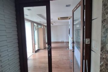 1 Bedroom Office for rent in Silom, Bangkok near BTS Saint Louis
