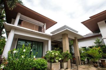 7 Bedroom Villa for sale in Phra Khanong Nuea, Bangkok near BTS Ekkamai