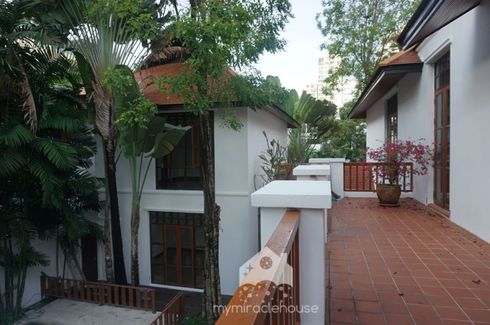 5 Bedroom House for rent in Khlong Toei Nuea, Bangkok near MRT Sukhumvit