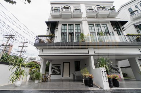 3 Bedroom House for sale in Phra Khanong Nuea, Bangkok near BTS Phra Khanong