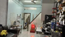 3 Bedroom Townhouse for sale in Bang Phong Pang, Bangkok