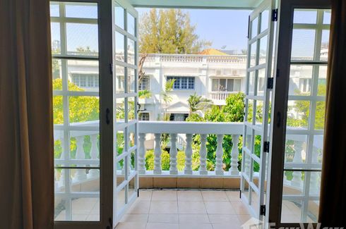 3 Bedroom Townhouse for rent in Prompak Gardens, Khlong Tan Nuea, Bangkok near BTS Phrom Phong