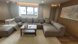 4 Bedroom Condo for rent in United Tower, Khlong Tan Nuea, Bangkok near BTS Thong Lo