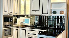 4 Bedroom Condo for rent in Khlong Tan Nuea, Bangkok