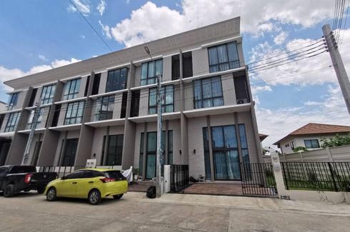 3 Bedroom Townhouse for sale in Patio Rama 9-Pattanakarn, Suan Luang, Bangkok
