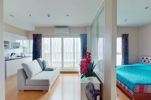 1 Bedroom Condo for sale in Bang Kapi, Bangkok near MRT Phetchaburi