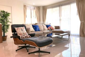 3 Bedroom Condo for rent in Chanarat Place, Khlong Tan Nuea, Bangkok near MRT Sukhumvit