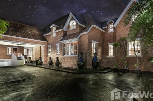 7 Bedroom House for sale in Khlong Tan Nuea, Bangkok