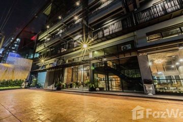 64 Bedroom Apartment for sale in Huai Khwang, Bangkok