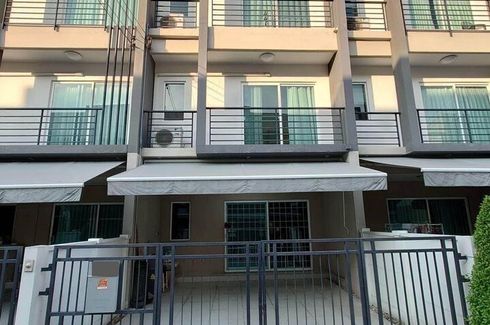 3 Bedroom Townhouse for sale in Baan Klang Muang Sukhumvit 77, Suan Luang, Bangkok near BTS On Nut