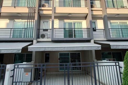 3 Bedroom Townhouse for sale in Suan Luang, Bangkok