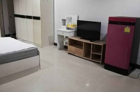 1 Bedroom Condo for rent in Regent Home 7/2 Sukhumvit, Bang Na, Bangkok