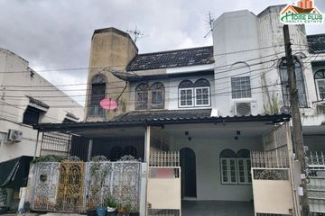 3 Bedroom Townhouse for sale in Chan Kasem, Bangkok near MRT Phawana