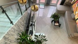 3 Bedroom Condo for sale in Maestro 01 Sathorn-Yenakat, Thung Maha Mek, Bangkok near MRT Khlong Toei