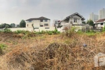 Land for sale in Bang Bamru, Bangkok near MRT Bang Yi Khan