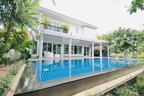 4 Bedroom House for rent in Phra Khanong Nuea, Bangkok near BTS Ekkamai