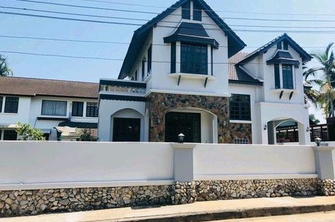 4 Bedroom House for sale in Phruek Wari Land and House, Nong Chom, Chiang Mai