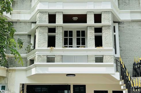 3 Bedroom Townhouse for rent in Moo Baan Chicha Castle, Khlong Toei Nuea, Bangkok near MRT Phetchaburi