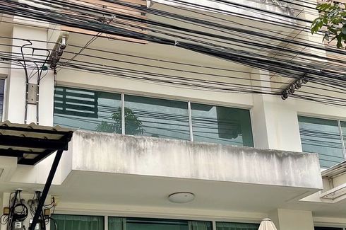 3 Bedroom Townhouse for sale in Townplus Prachauthit, Thung Khru, Bangkok
