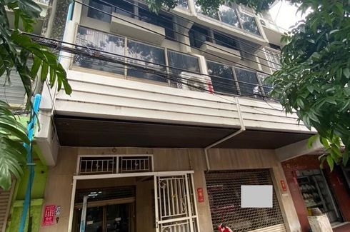 Office for sale in Wat Ratchabophit, Bangkok near MRT Sam Yot