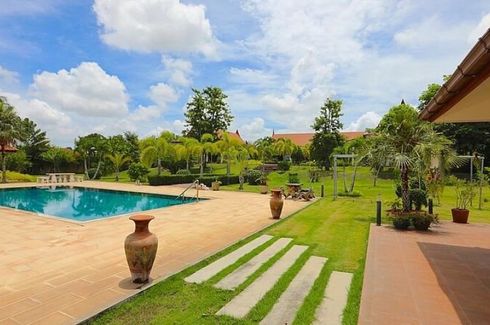 6 Bedroom House for sale in Na Kluea, Chonburi