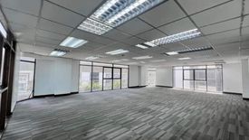 Office for rent in Khlong Ton Sai, Bangkok near BTS Charoen Nakhon