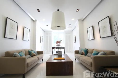 3 Bedroom Townhouse for sale in Langsuan, Bangkok near BTS Ploen Chit