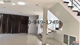 3 Bedroom House for rent in Bang Chak, Bangkok near BTS Punnawithi