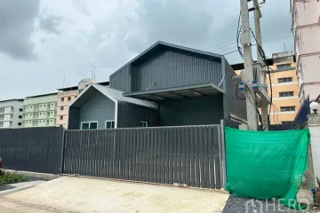 Warehouse / Factory for rent in Khlong Nueng, Pathum Thani