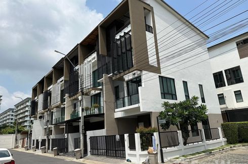 3 Bedroom Townhouse for rent in Bless Town Sukhumvit 50, Phra Khanong, Bangkok near BTS On Nut