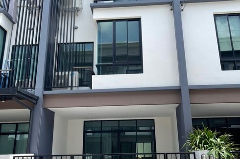 3 Bedroom Townhouse for rent in Saphan Sung, Bangkok