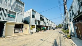 3 Bedroom Townhouse for sale in Bang Mot, Bangkok