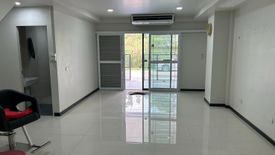 4 Bedroom Townhouse for sale in Prachathipat, Pathum Thani