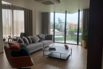3 Bedroom Condo for rent in Raveevan Suites, Khlong Tan Nuea, Bangkok near MRT Sukhumvit