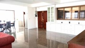 3 Bedroom Condo for rent in Khlong Tan Nuea, Bangkok