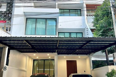 6 Bedroom Townhouse for sale in Thung Wat Don, Bangkok near BTS Saphan Taksin