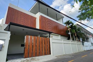 3 Bedroom House for rent in Phra Khanong Nuea, Bangkok