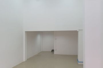 Commercial for rent in Khlong Tan, Bangkok near BTS Phrom Phong