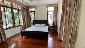 4 Bedroom House for sale in Phra Khanong Nuea, Bangkok near BTS Phra Khanong
