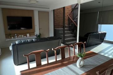 3 Bedroom Condo for rent in Khlong Tan Nuea, Bangkok