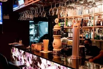 Commercial for rent in Khlong Tan Nuea, Bangkok