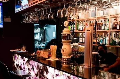 Commercial for rent in Khlong Tan Nuea, Bangkok