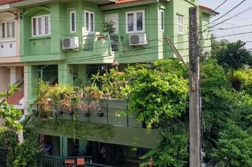 3 Bedroom Townhouse for sale in Suan Luang, Bangkok