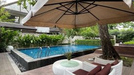 5 Bedroom House for sale in Khlong Tan Nuea, Bangkok