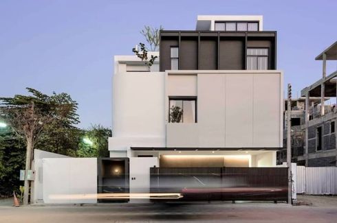 4 Bedroom Villa for sale in Chang Phueak, Chiang Mai