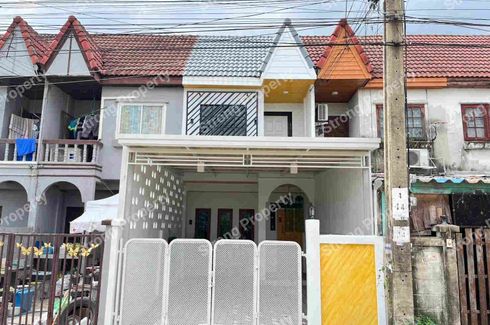 3 Bedroom Townhouse for sale in Khlong Sam Prawet, Bangkok